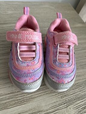 Minnie Mouse Pink & Purple Light-Up toddler Sneakers size 7